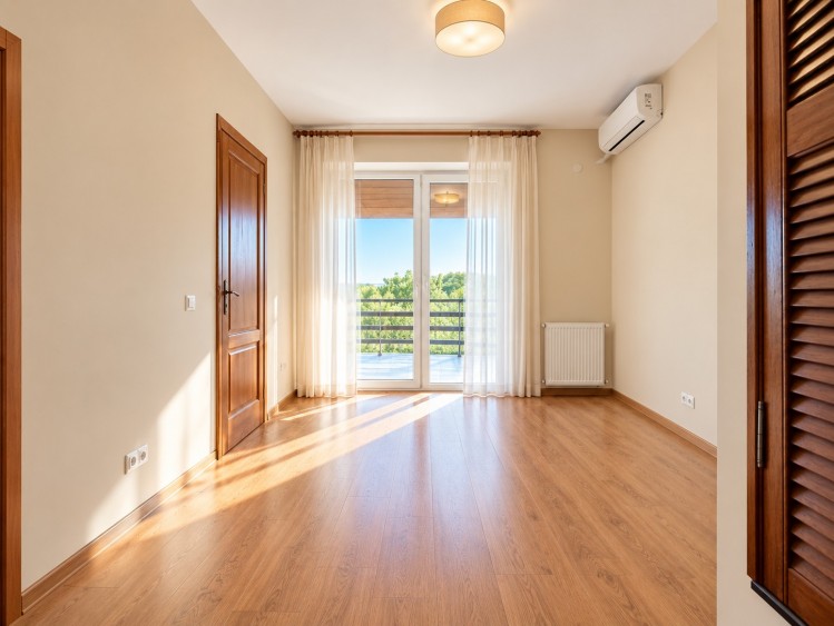 Bright 4-room duplex in Iancu Nicolae area, near the forest and International Schools, Bucharest