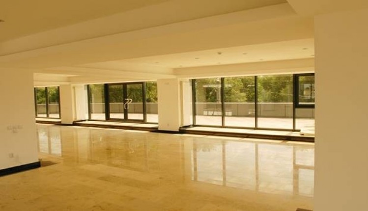 Imobil comercial de vanzare zona Ploiesti, Bucuresti 3.306 mp