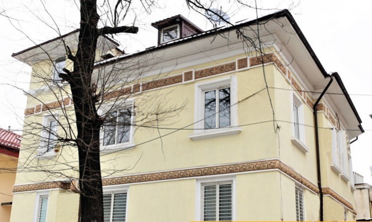 Building for sale perfectly suitable for offices Aviatorilor area, Bucharest 663 sqm