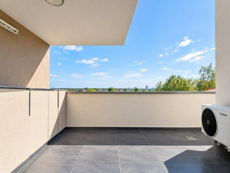 Penthouse cu 3 camere de inchiriat zona Iancu Nicolae, cu terase panoramice, Bucuresti