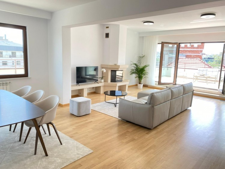 Penthouse de inchiriat 5 camere zona Parcul Kiseleff - Charles de Gaulle, Bucuresti