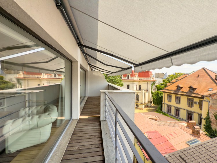 Penthouse for sale, 3 rooms,  Victoriei - Lascar Catargiu area, Bucharest 228.86 sqm