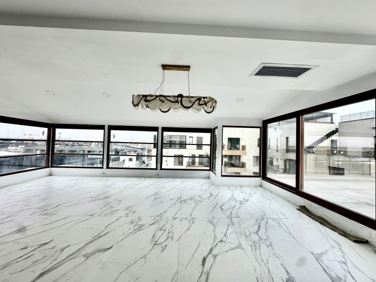 Penthouse de vanzare 5 camere cu rooftop de 200 mp zona Aviatiei - Pipera, Bucuresti