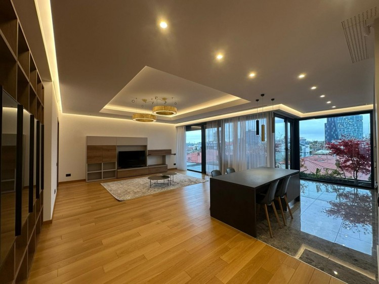 Penthouse premium de inchiriat 4 camere zona Primaverii, Bucuresti 200 mp