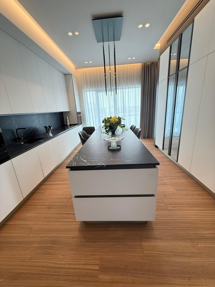 Penthouse spectaculos de vanzare 5 camere Baneasa Residence, Bucuresti