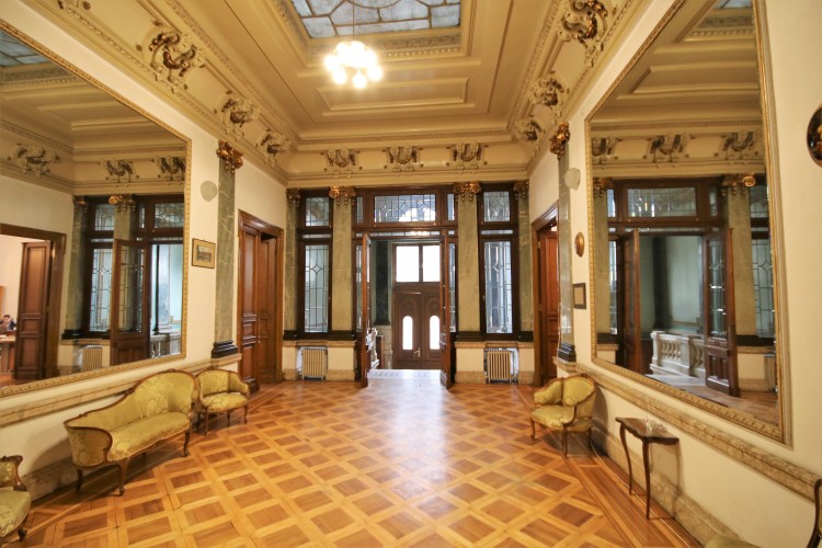 Palat de vanzare zona Calea Victoriei - Sala Palatului, Bucuresti