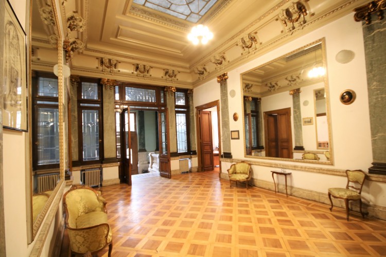 Palat de vanzare zona Calea Victoriei - Sala Palatului, Bucuresti