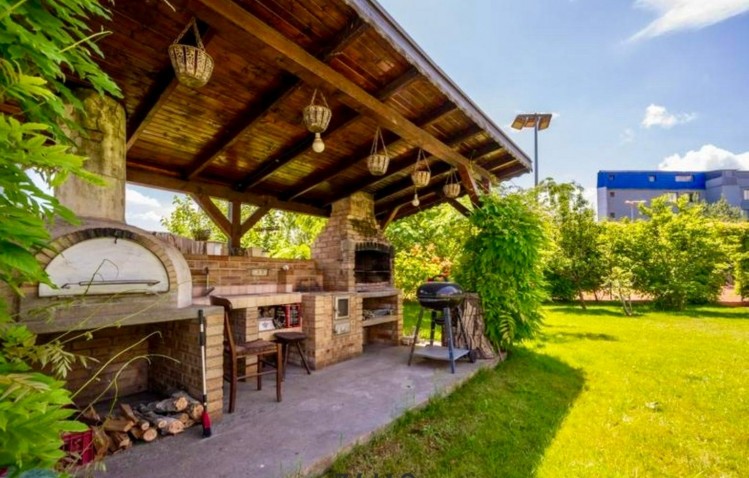 Exceptional property for sale with swimming pool and tennis court, 14 rooms Sisesti area, Bucharest