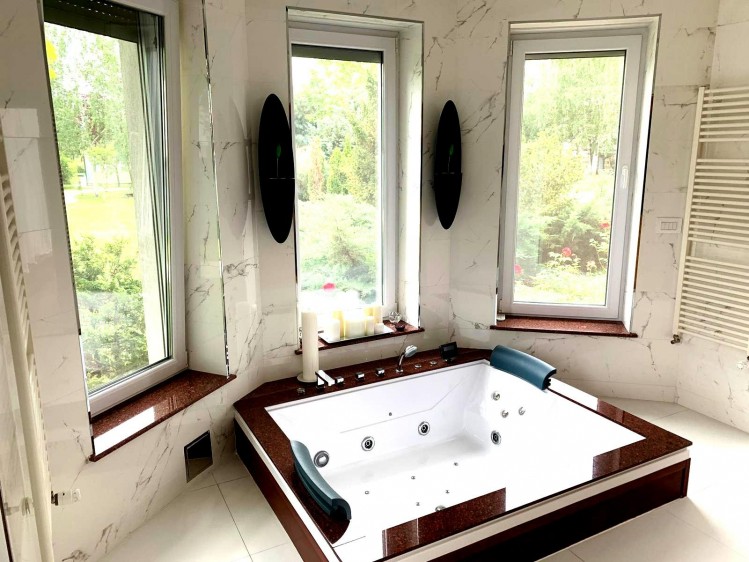 Exclusive estate with tennis court and heated pool in Iancu Nicolae - Baneasa
