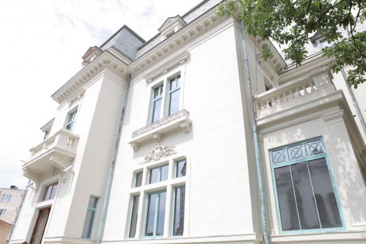 Representative property for sale Armeneasca area, Bucharest