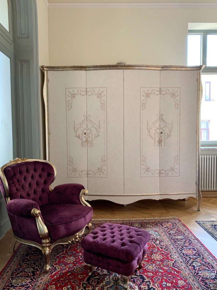 Representative property for sale Armeneasca area, Bucharest