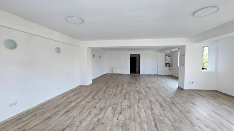 Spatii birouri de inchiriat in imobil boutique zona Ion Mihalache - metrou 1 Mai, Bucuresti