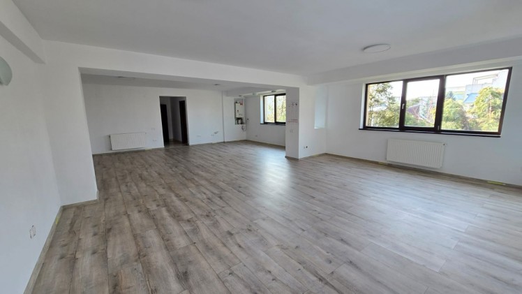 Spatii birouri de inchiriat in imobil boutique zona Ion Mihalache - metrou 1 Mai, Bucuresti