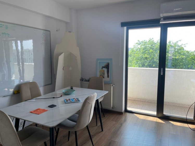 Spatii birouri de inchiriat zona Calea Grivitei, Bucuresti 989.9 mp