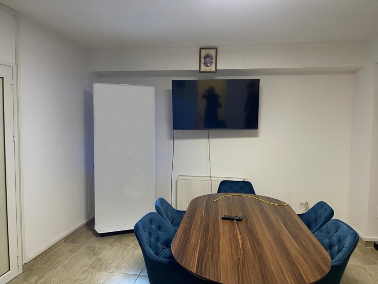 Spatii birouri de inchiriat zona Calea Grivitei, Bucuresti 989.9 mp