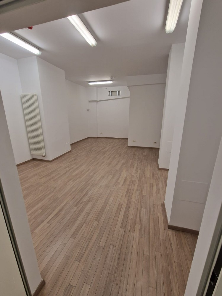 Spatiu comercial de inchiriat zona Piata Unirii, Bucuresti 283 mp
