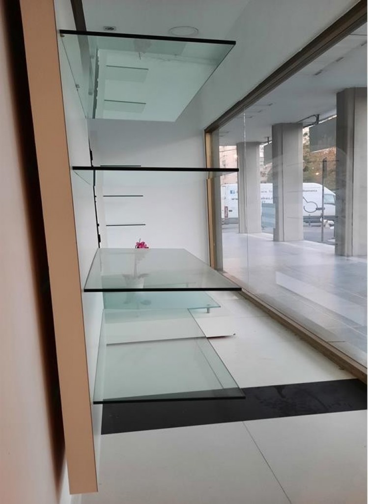 Spatiu comercial de vanzare zona Sala Palatului - Calea Victoriei, Bucuresti