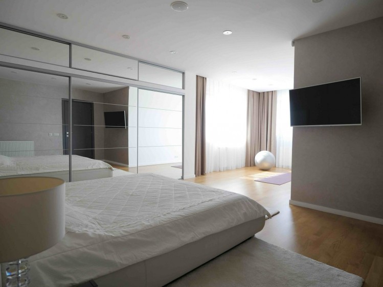 Vila individuala cu terasa circulabila superba, cu piscina si garaj dublu &ndash; Corbeanca, judetul Ilfov