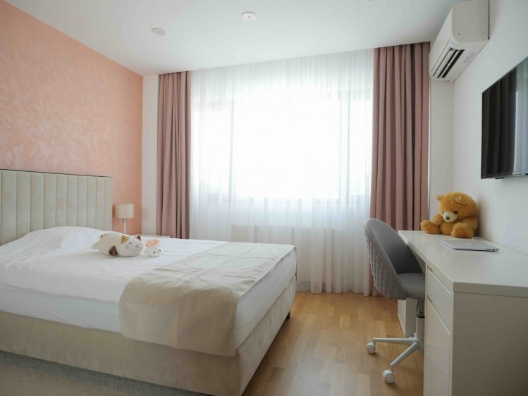 Vila individuala cu terasa circulabila superba, cu piscina si garaj dublu &ndash; Corbeanca, judetul Ilfov