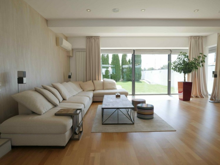 Vila individuala cu terasa circulabila superba, cu piscina si garaj dublu &ndash; Corbeanca, judetul Ilfov