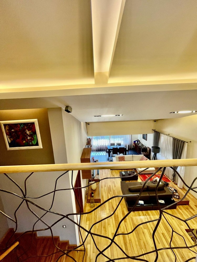 Vila cocheta de vanzare 5 camere Pipera, Bucuresti 300 mp