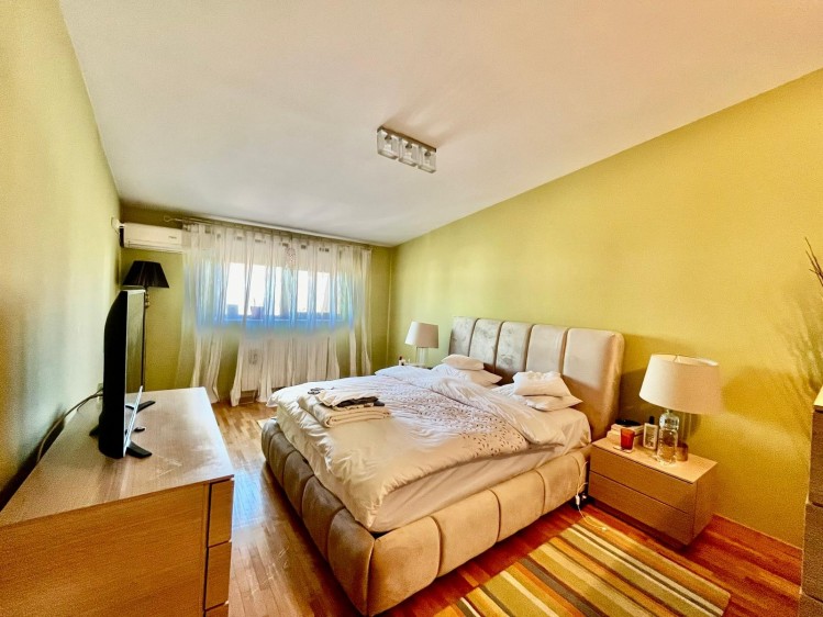 Vila cocheta de vanzare 5 camere Pipera, Bucuresti 300 mp