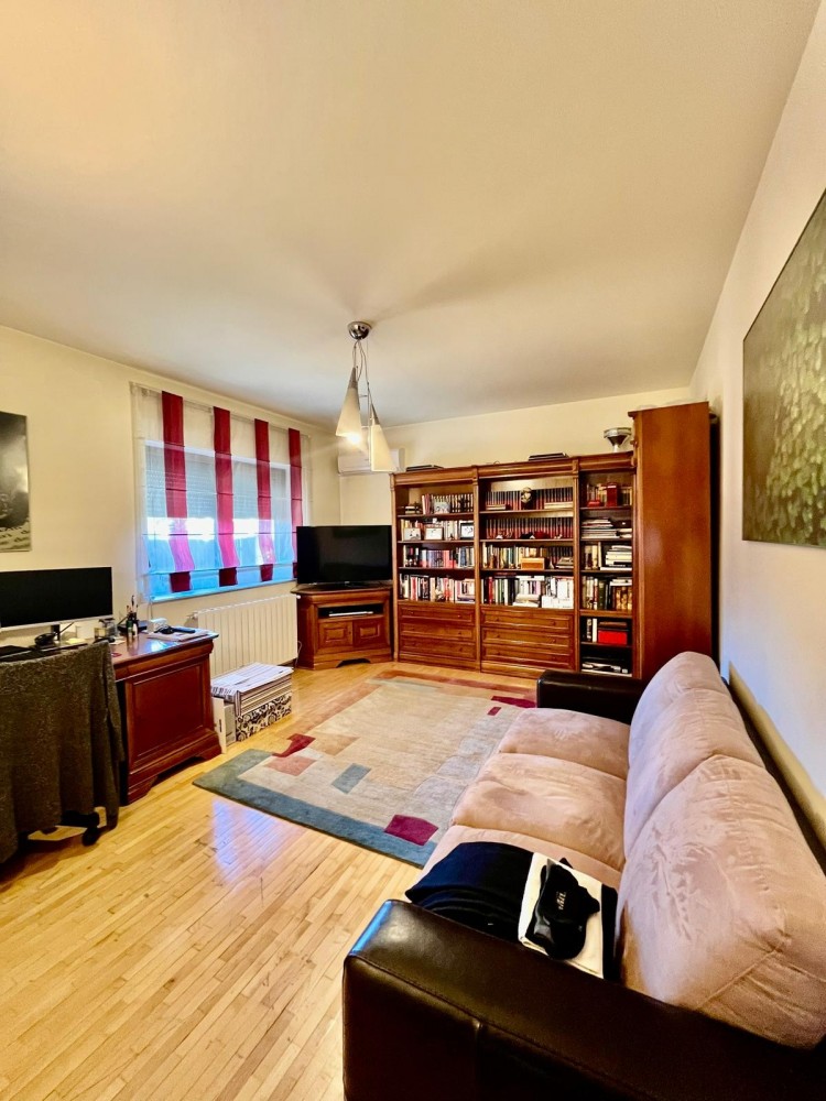 Vila cocheta de vanzare 5 camere Pipera, Bucuresti 300 mp