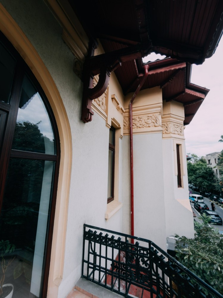 Vila cu arhitectura deosebita de vanzare zona Mosilor - Bulevardul Carol, Bucuresti