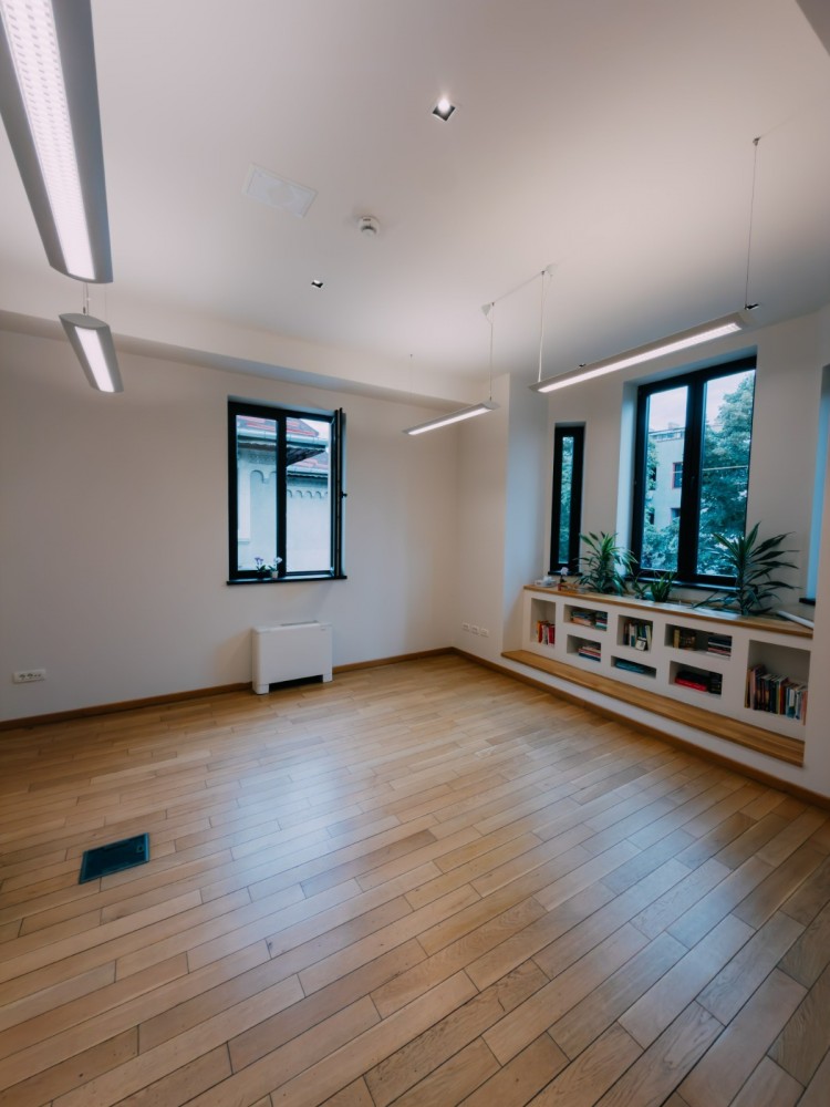 Vila cu arhitectura deosebita de vanzare zona Mosilor - Bulevardul Carol, Bucuresti