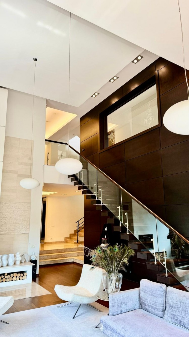 Vila cu arhitectura moderna de vanzare 6 camere zona Pipera - Iancu Nicolae, Bucuresti