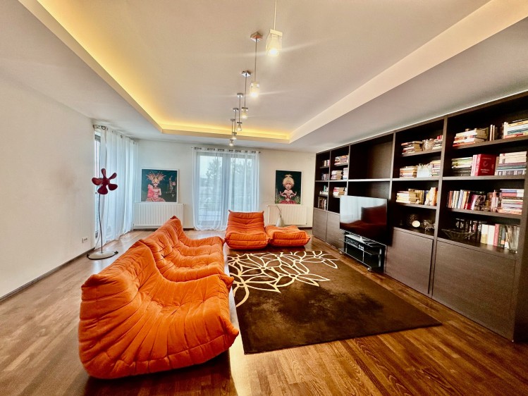Vila cu arhitectura moderna de vanzare 6 camere zona Pipera - Iancu Nicolae, Bucuresti