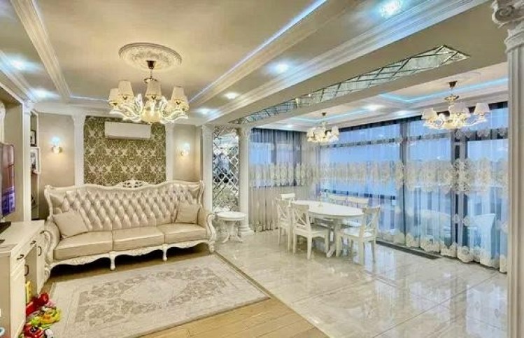 Villa with lake front for sale 8 rooms Baneasa - Sisesti, Bucharest