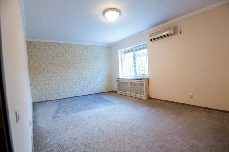 Vila cu piscina interioara, incalzita de vanzare zona Baneasa, Bucuresti