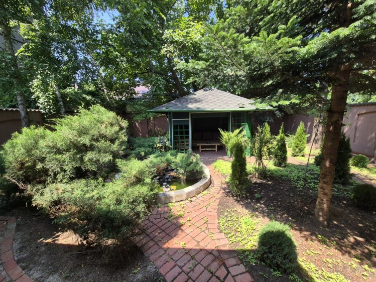 5 room villa for rent beautiful courtyard, good location, Domenii area, Bucharest