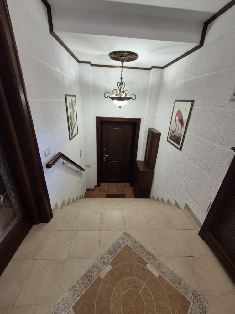 5 room villa for rent beautiful courtyard, good location, Domenii area, Bucharest
