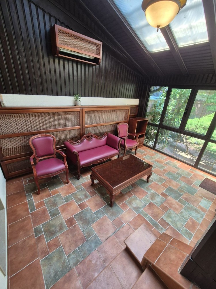 5 room villa for rent beautiful courtyard, good location, Domenii area, Bucharest