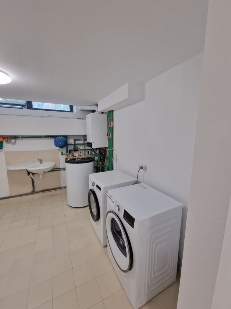Vila de inchiriat 5 camere zona Iancu Nicolae 312 mp
