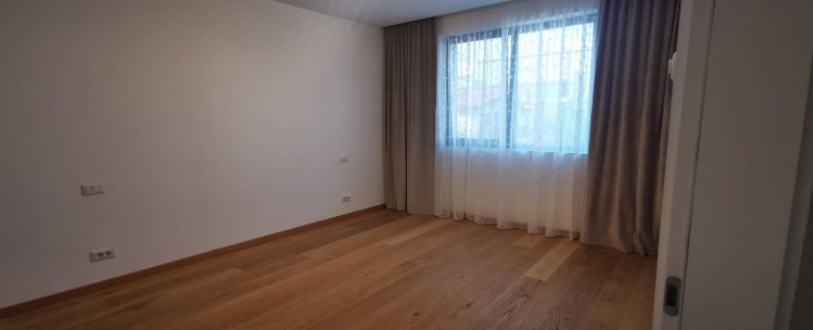 Villa for rent 5 rooms Pipera area, Bucharest