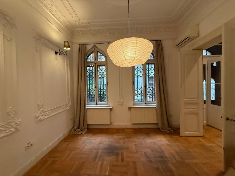 Vila de inchiriat 7 camere pretabila birouri si activitati comerciale zona Piata Victoriei, Bucuresti