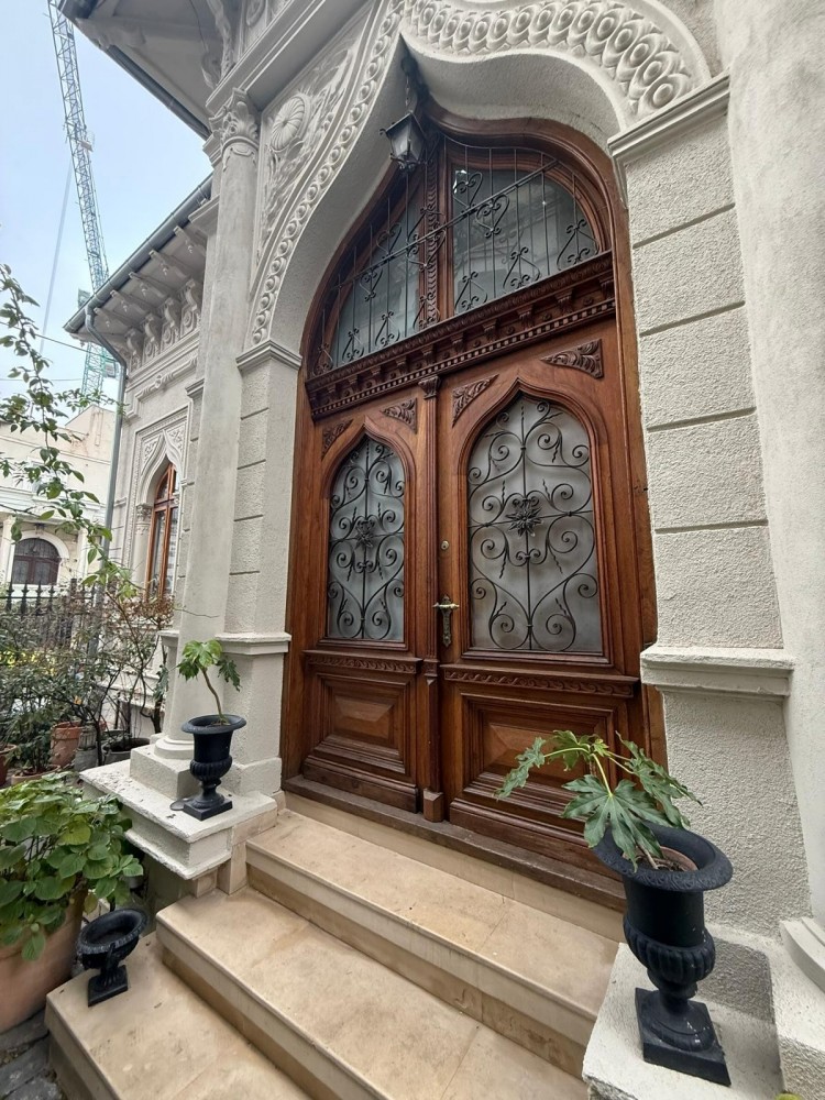 Vila de inchiriat 7 camere pretabila birouri si activitati comerciale zona Piata Victoriei, Bucuresti