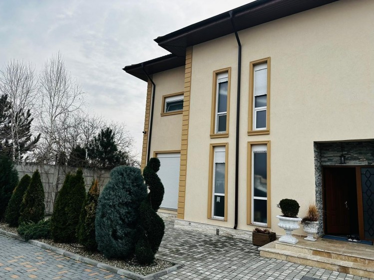 Vila de lux cu piscina semi-olimpica si teren generos de 3.500 mp, Corbeanca - langa Paradisul Verde, judetul Ilfov