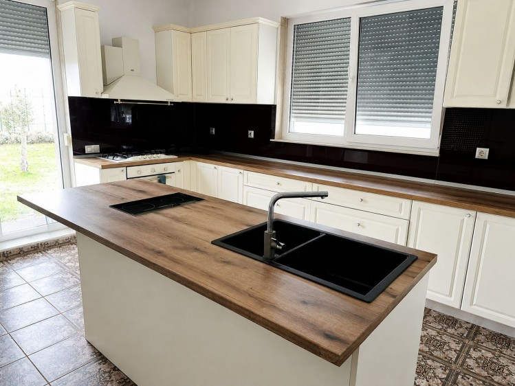 Vila de lux cu piscina semi-olimpica si teren generos de 3.500 mp, Corbeanca - langa Paradisul Verde, judetul Ilfov