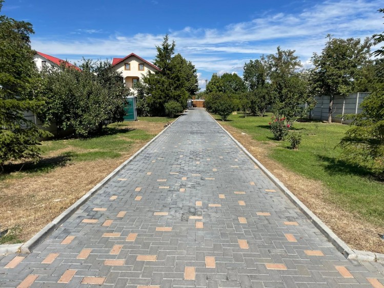 Vila de lux cu piscina semi-olimpica si teren generos de 3.500 mp, Corbeanca - langa Paradisul Verde, judetul Ilfov