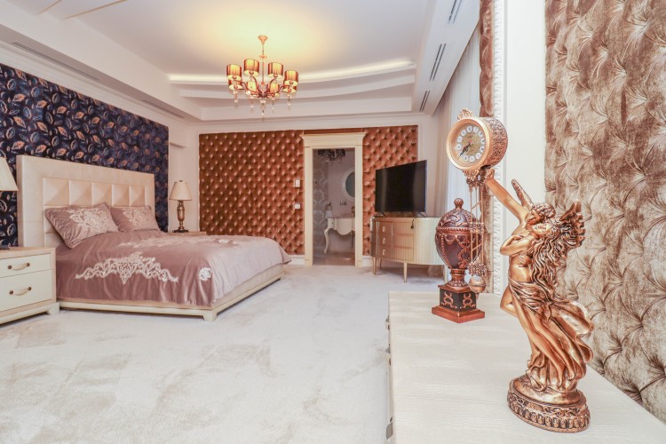 Villa for sale 11 rooms Tei area 1450 sqm