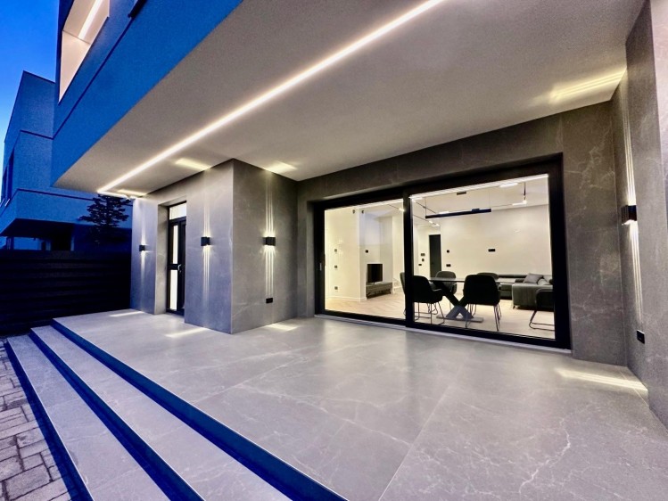 Villa for sale 5 rooms Pipera Tunari area, Bucharest