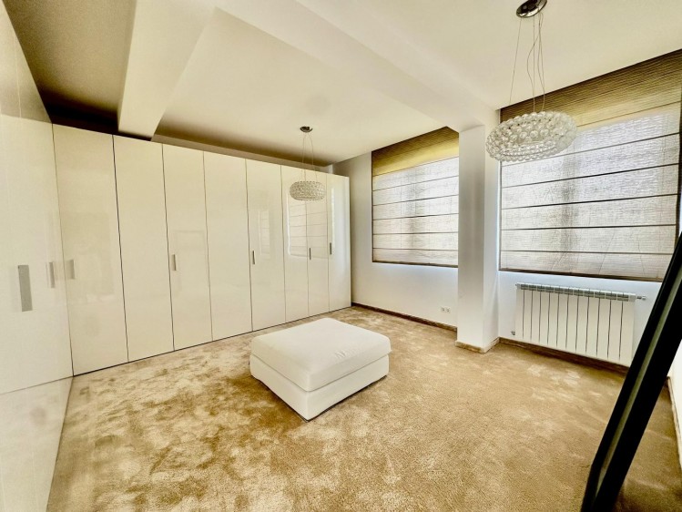 Vila de vanzare 6 camere Iancu Nicolae - Mark Twain, Bucuresti 450 mp