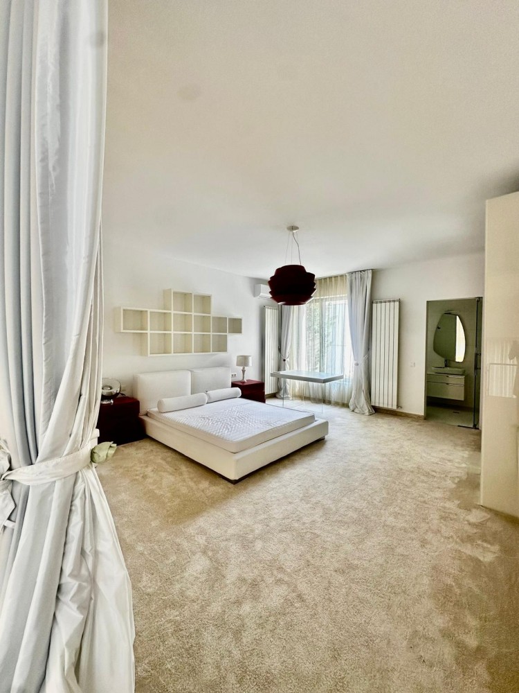 Vila de vanzare 6 camere Iancu Nicolae - Mark Twain, Bucuresti 450 mp