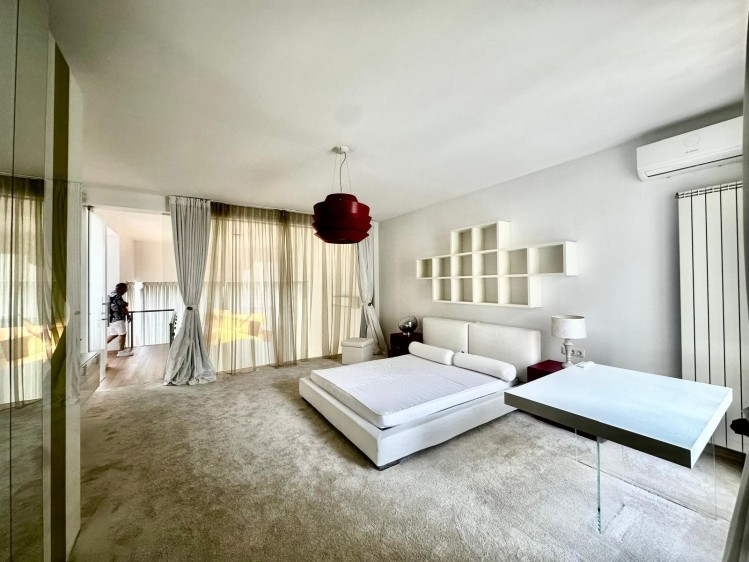 Vila de vanzare 6 camere Iancu Nicolae - Mark Twain, Bucuresti 450 mp