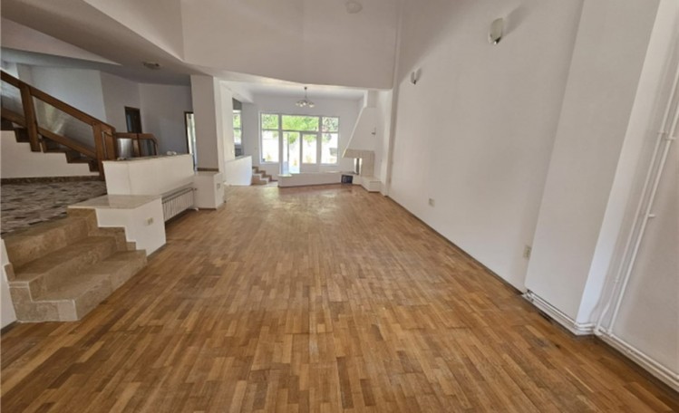 Vila de vanzare 6 camere zona 1 Mai - Domenii, Bucuresti 550 mp