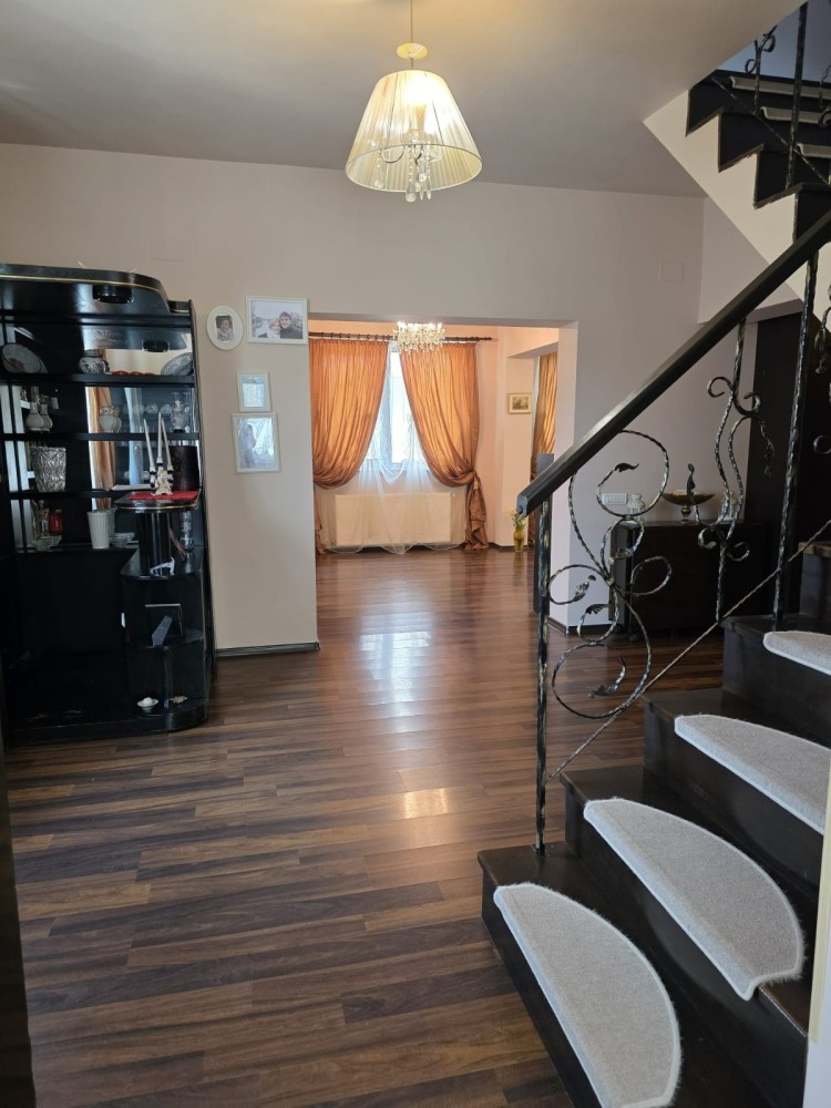 Vila de vanzare 6 camere zona Paradisul Verde - Corbeanca, judetul Ilfov